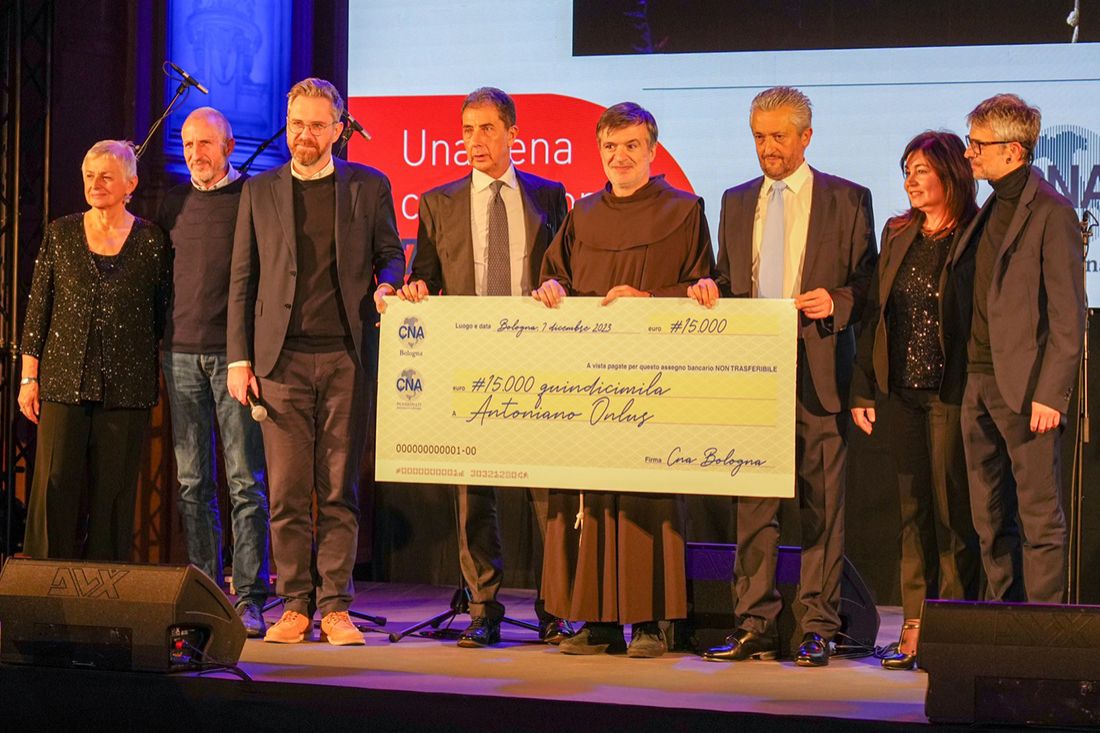 La Cena col Cuore di Cna porta 15.000 euro alla Mensa di Antoniano 