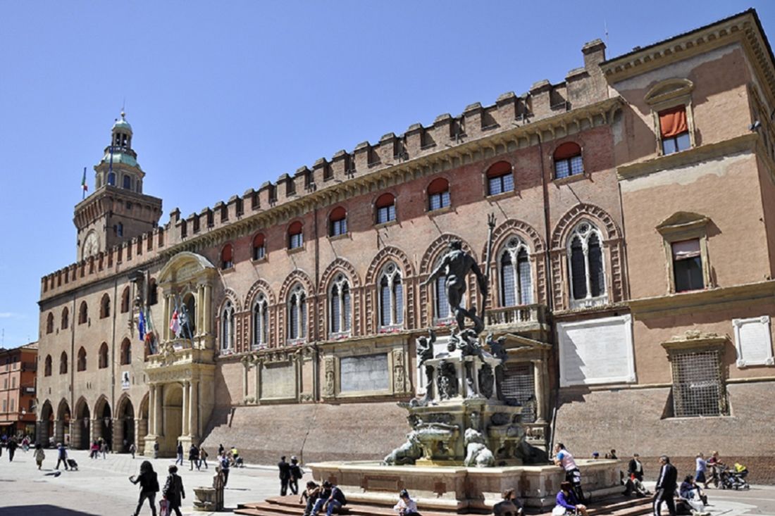Bologna dal 27 febbraio in zona Arancione scuro