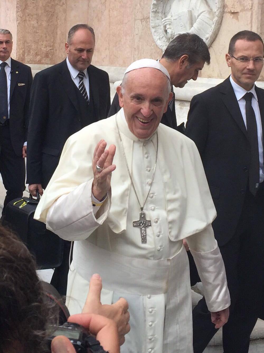 Foto della gallery di: Il Papa, una grande emozione