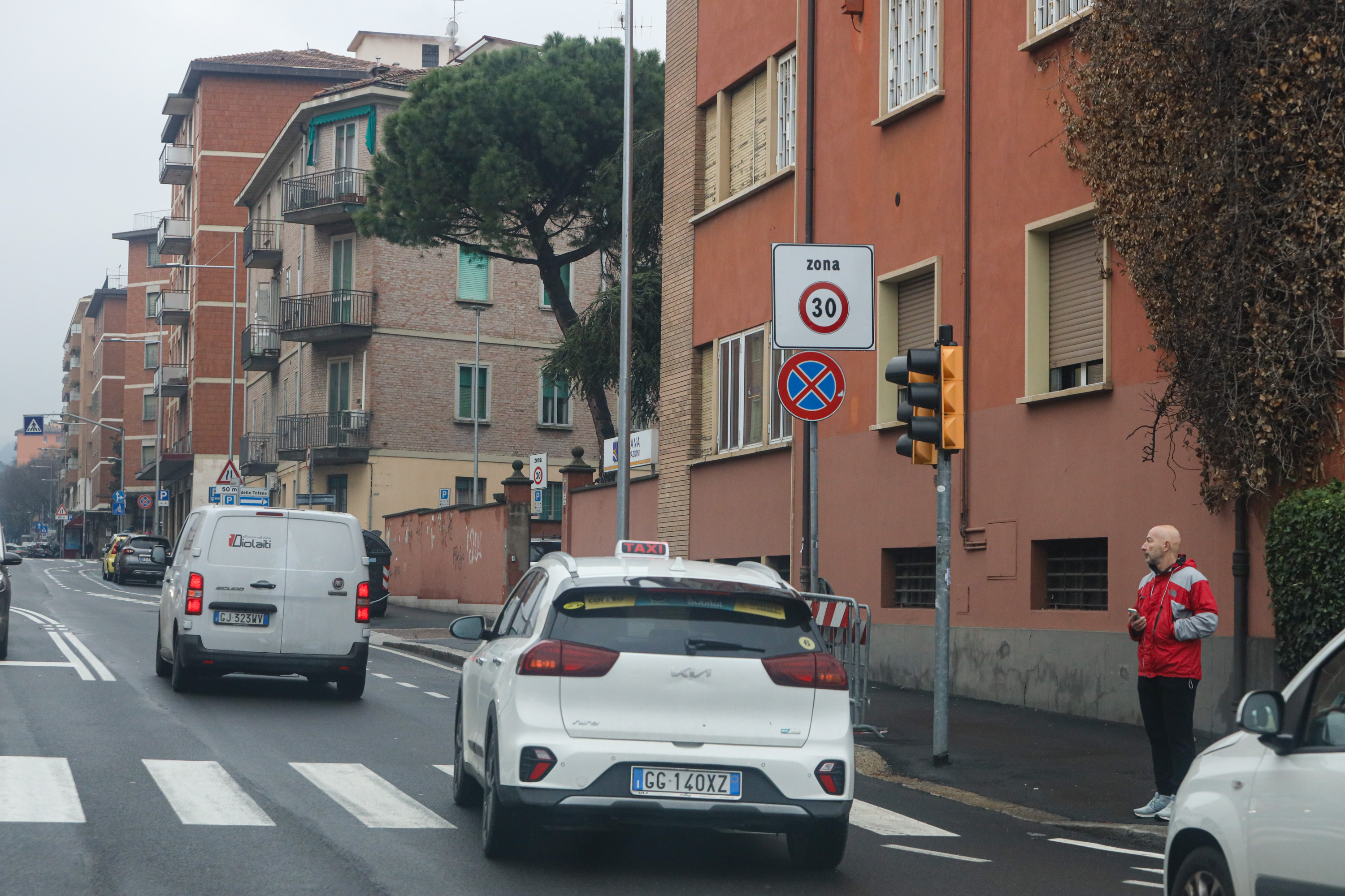 Foto della gallery di: Viaggio a 30 all’ora sul furgone dell’impiantista Cna